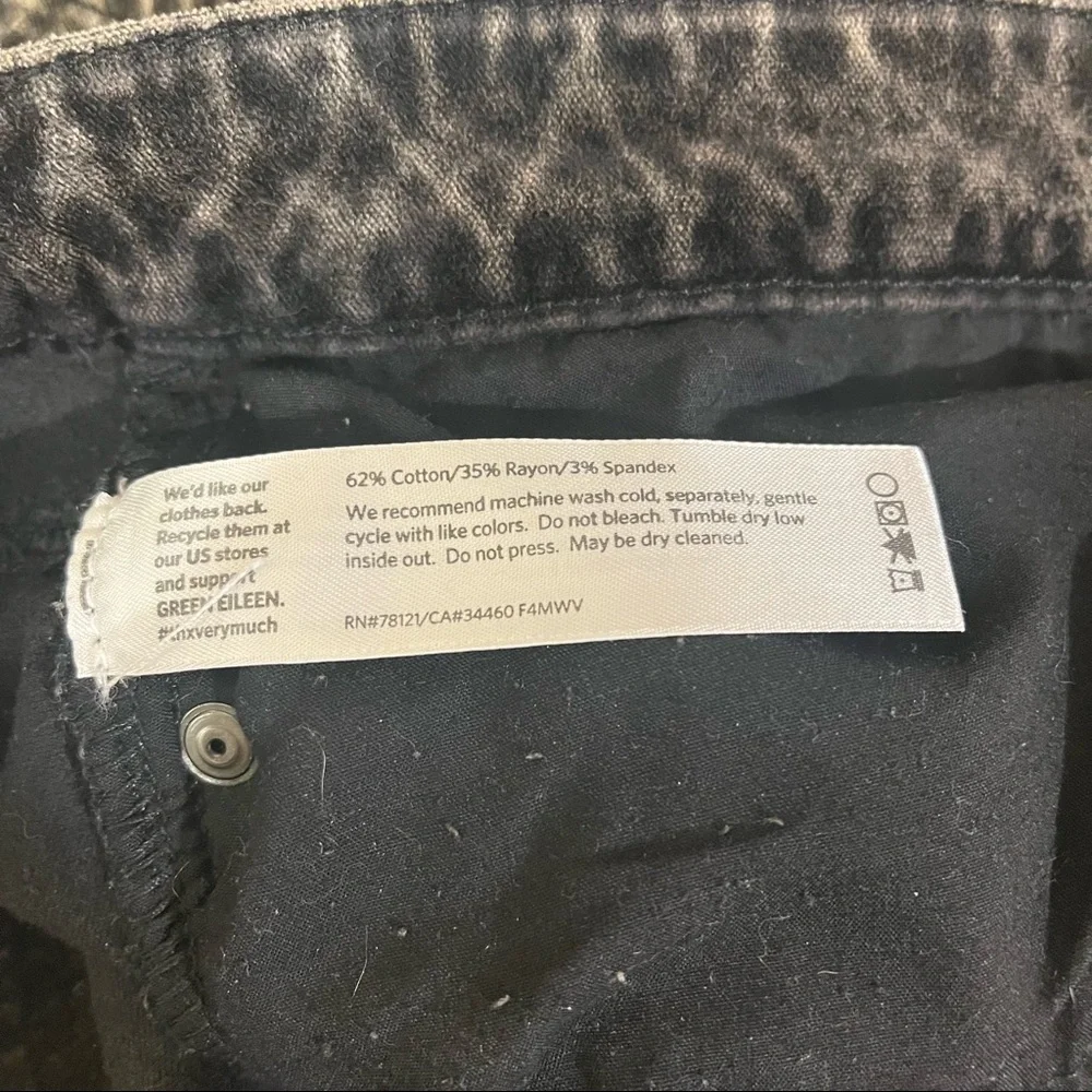 ⭐️ Eileen Fisher Velvet Acid Wash Jeans 4